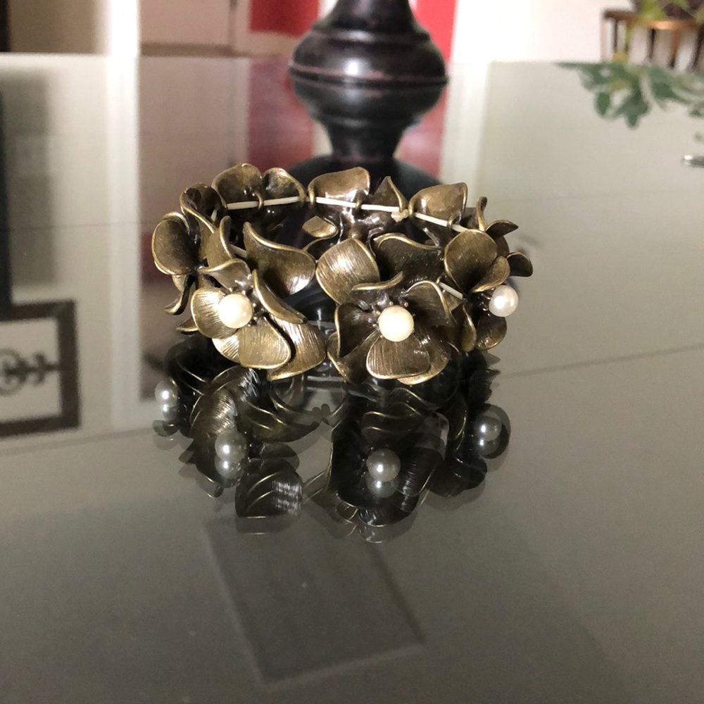 Plunder Design Flower and Pearl Bracelet